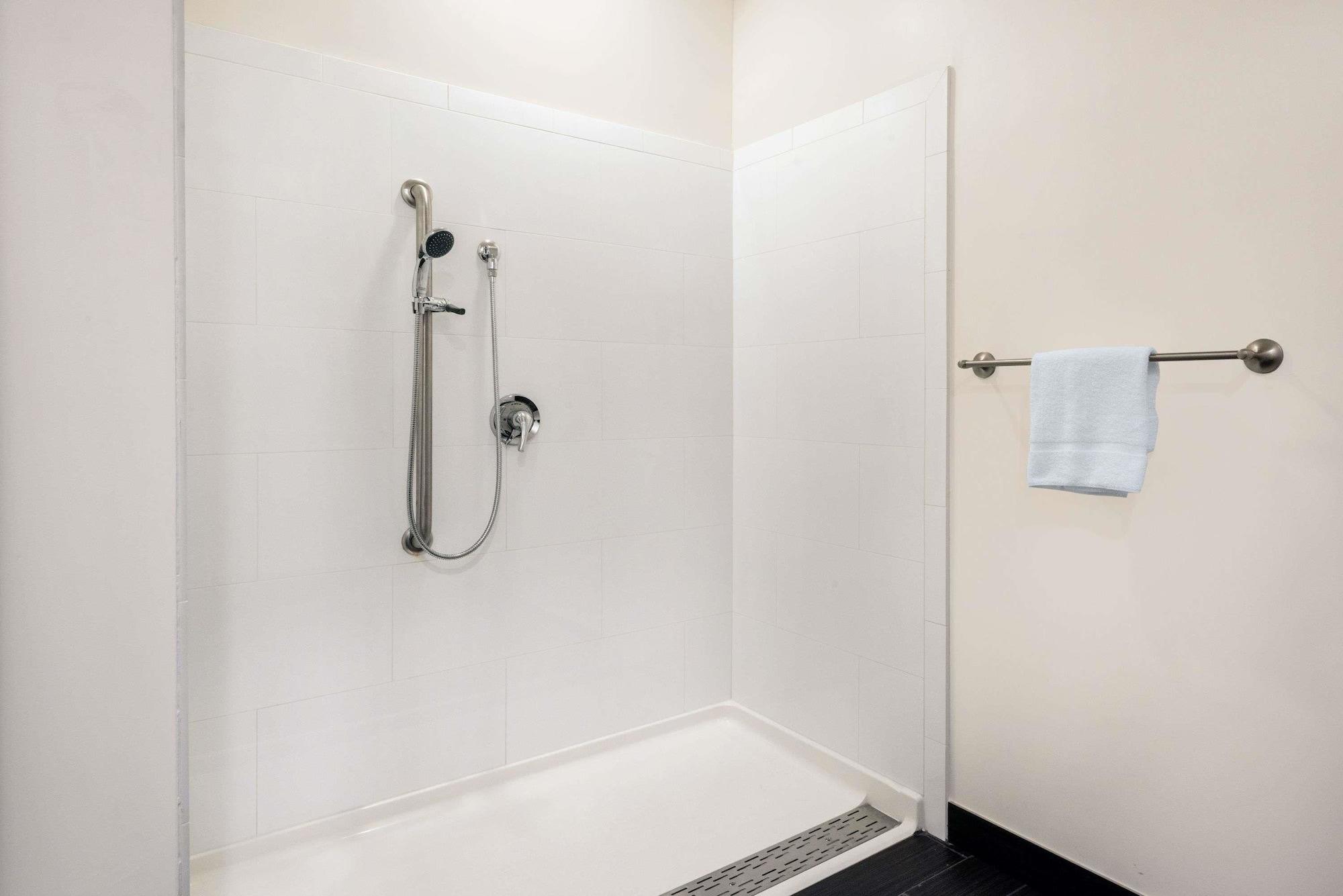 Howard Johnson By Wyndham Quincy/ Boston Exterior photo